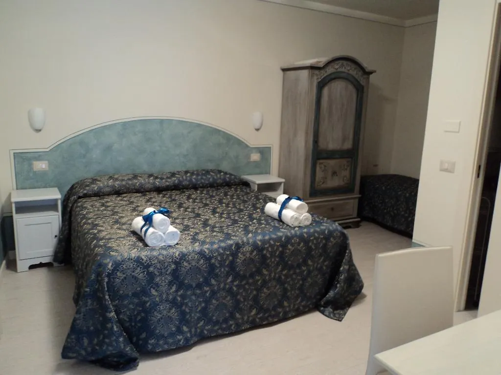 Bed & Breakfast Giardini Di Corte Toscolano Maderno 3*,  Italy